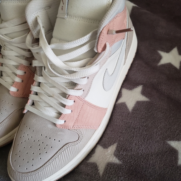 Jordan 1 Mid Milan Special edition Jordans immaculate condition and suedeproofer - Picture 3 of 14